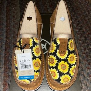 COPY - Never worn Ariat Cruisers